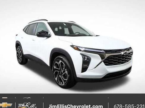 New 2026 Chevrolet Trax RS w/ Sunroof Package image 1