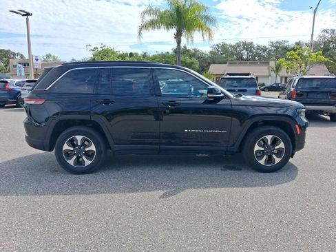 Used 2024 Jeep Grand Cherokee Limited 4xe AWD/4WD image 4