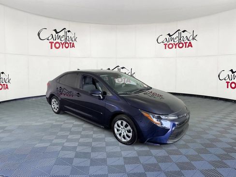 Used 2025 Toyota Corolla LE FWD image 6