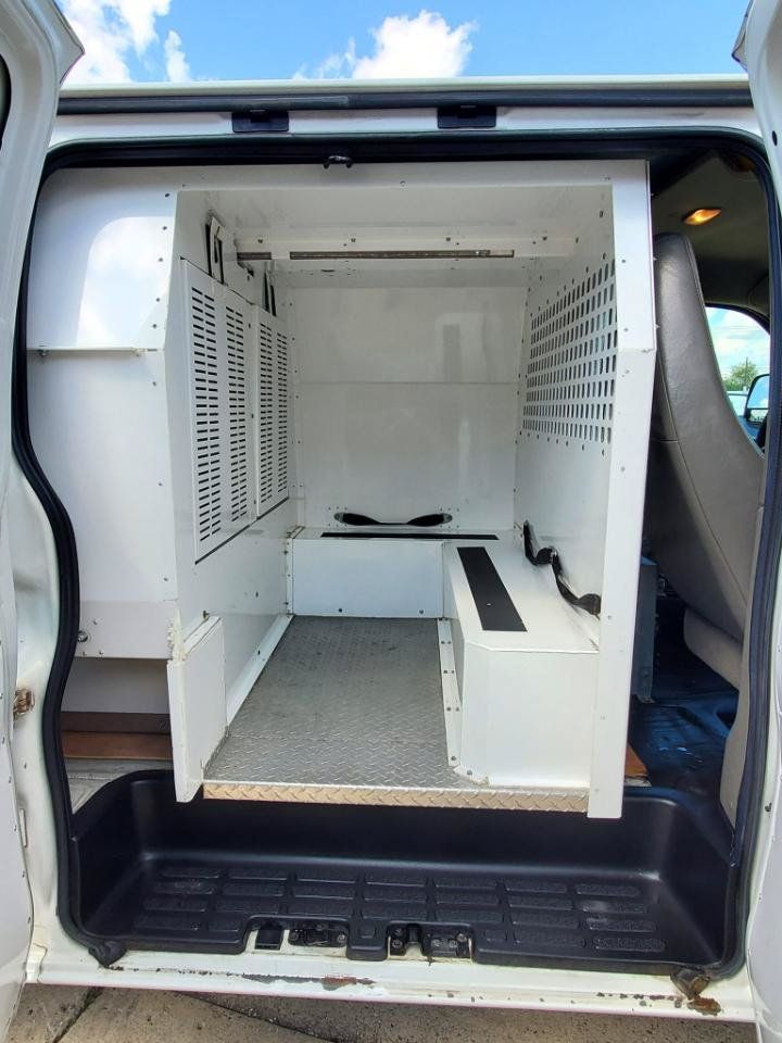 Used 2014 Chevrolet Express 3500 Extended RWD image 18