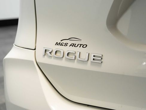 Used 2018 Nissan Rogue SV AWD/4WD image 11