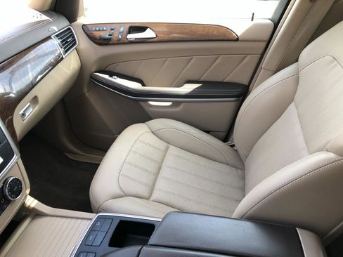 Used 2014 Mercedes-Benz GL 450 4MATIC image 34