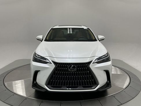 Used 2025 Lexus NX 250 FWD w/ Premium Package image 2