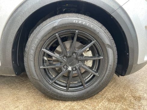 Used 2018 Kia Niro LX FWD image 25
