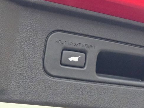 Used 2024 Honda Pilot Touring image 25