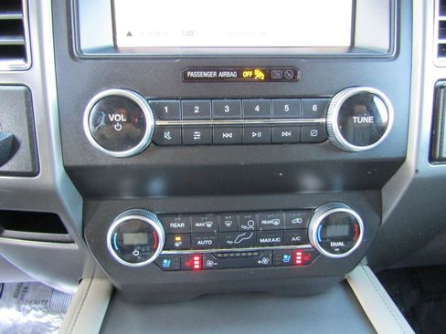 Used 2019 Ford Expedition Max XLT w/ Equipment Group 202A image 20