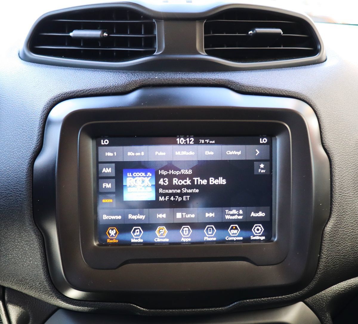 Used 2019 Jeep Renegade Latitude FWD image 46