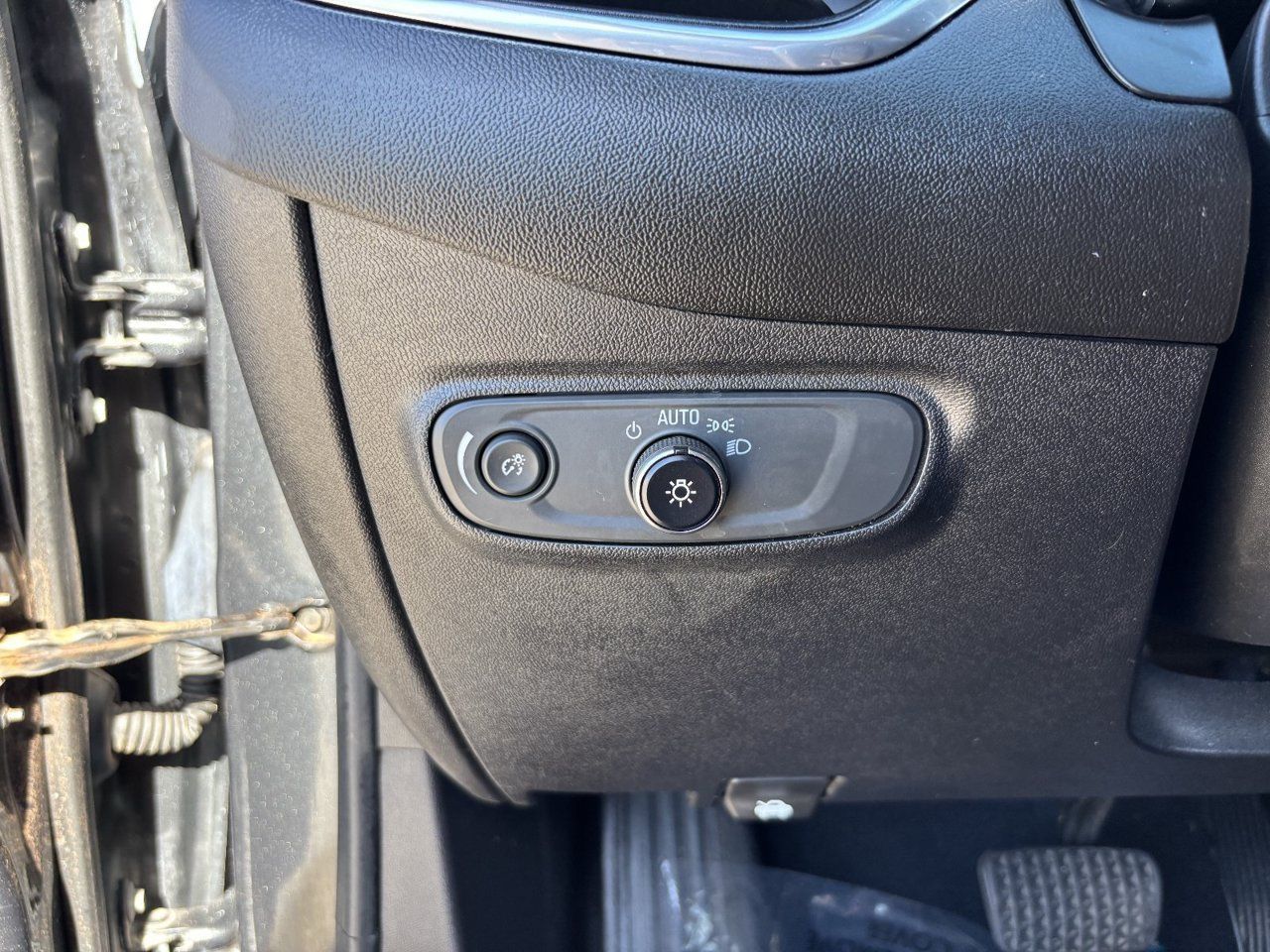 Used 2019 Chevrolet Equinox LT FWD image 29