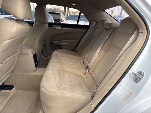 Used 2012 Chrysler 300 Base image 24