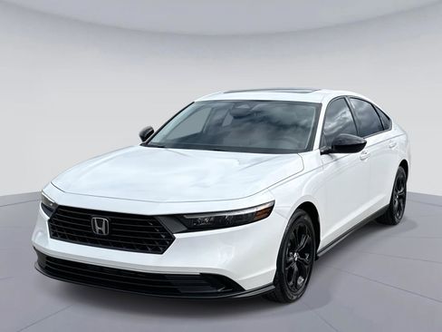 Certified 2025 Honda Accord SE image 8