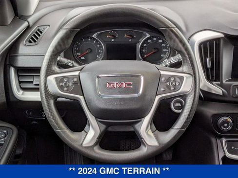 Used 2024 GMC Terrain SLE image 16