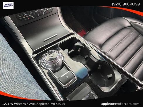 Used 2020 Ford Edge SEL FWD image 25