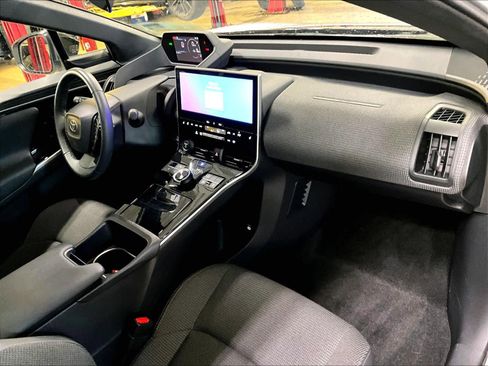 Used 2024 Toyota bZ4X XLE w/ Weather Package image 14