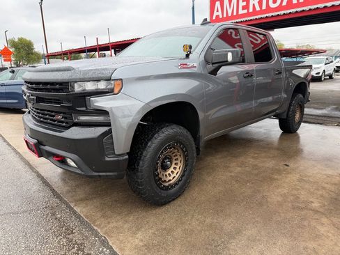 Used 2021 Chevrolet Silverado 1500 LT Trail Boss w/ Convenience Package II image 2