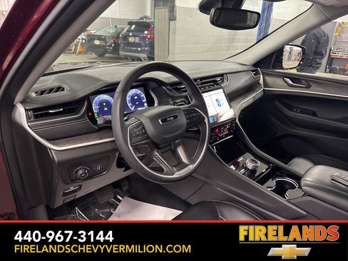 Used 2023 Jeep Grand Cherokee Limited image 15