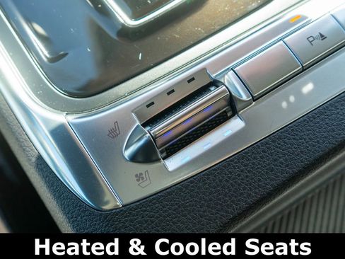Certified 2025 Kia Carnival SX FWD image 31