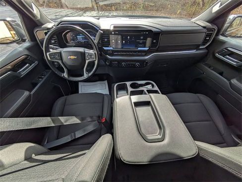 Used 2022 Chevrolet Silverado 1500 LT w/ Convenience Package II image 31