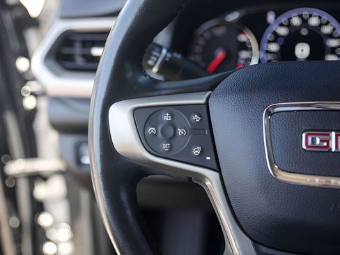Used 2021 GMC Acadia Denali w/ Denali Technology Package FWD image 17