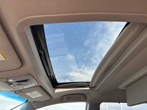 Used 2017 Toyota Sienna XLE Premium image 25