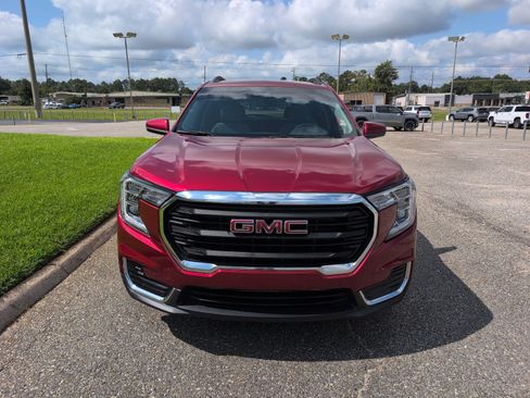 Used 2024 GMC Terrain SLE w/ Driver Convenience Package FWD image 1