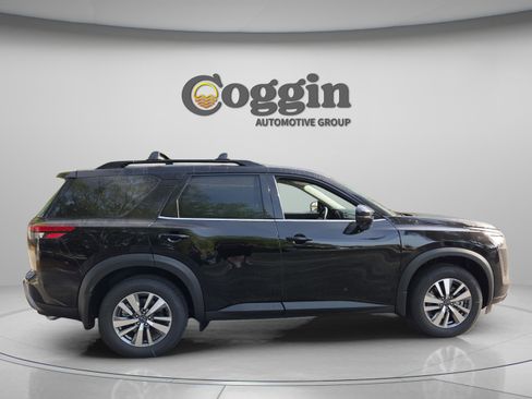 New 2026 Nissan Pathfinder SL FWD image 6