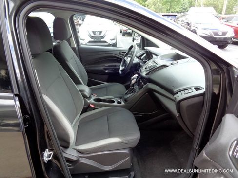 Used 2015 Ford Escape S FWD image 18