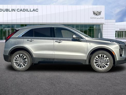 Used 2025 Cadillac XT4 Premium Luxury FWD image 3