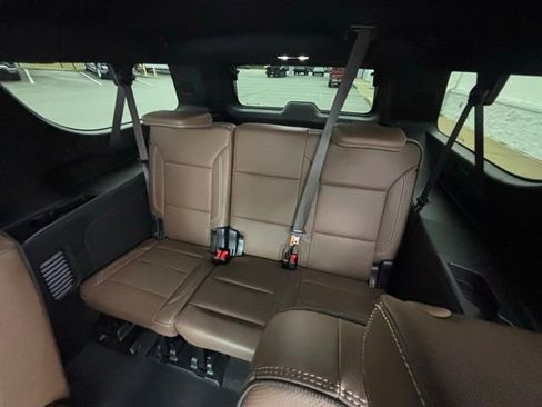 Certified 2025 Chevrolet Suburban High Country image 30