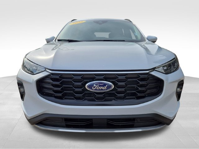 Used 2025 Ford Escape ST-Line Select AWD/4WD image 4