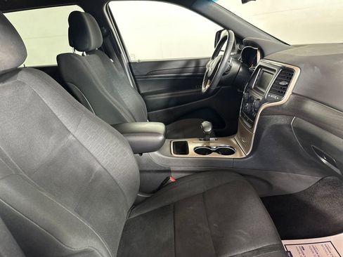 Used 2015 Jeep Grand Cherokee Laredo w/ Quick Order Package 23E AWD/4WD image 29