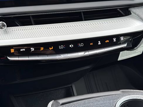 New 2027 Cadillac Optiq Luxury w/ LPO, Floor Liner Package AWD/4WD image 25