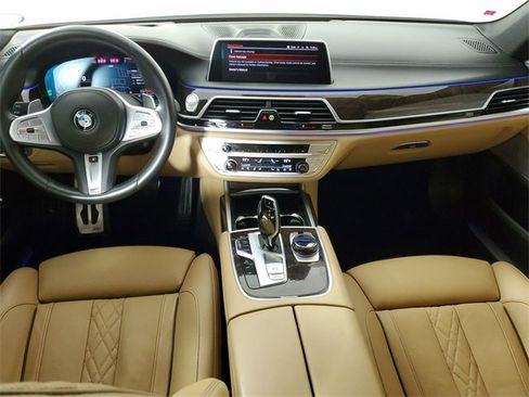 Used 2022 BMW 750i xDrive w/ Executive Package image 14