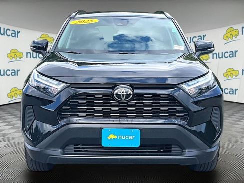 Used 2025 Toyota RAV4 XLE AWD/4WD image 2