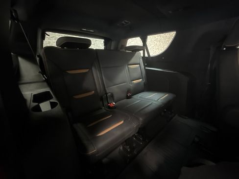 Used 2024 GMC Yukon XL AT4 w/ Technology Package AWD/4WD image 14