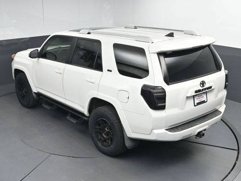 Used 2017 Toyota 4Runner SR5 Premium AWD/4WD image 35