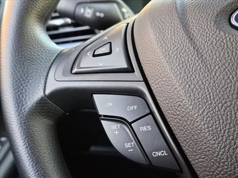 Used 2024 Ford Edge SE image 13