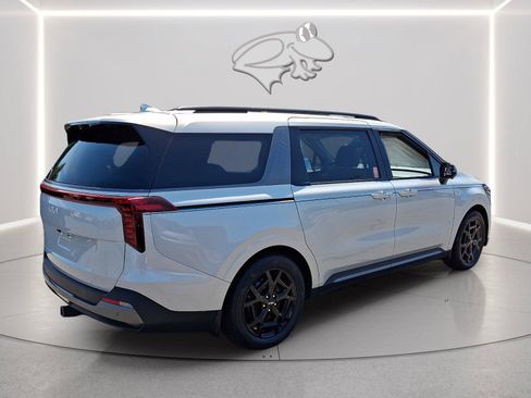 Used 2025 Kia Carnival SX Prestige FWD image 5