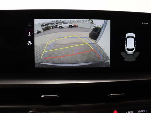 Used 2024 Kia Telluride LX image 13