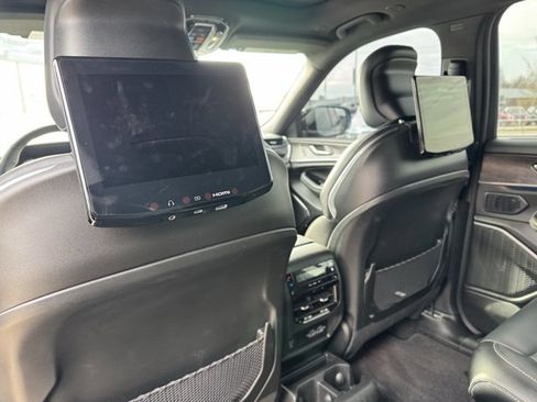 Certified 2024 Jeep Grand Cherokee L Overland w/ Advanced Protech Group III image 17