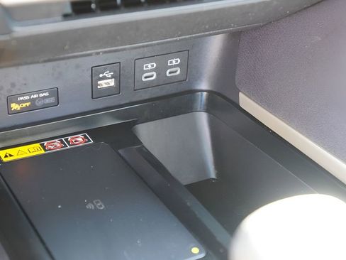 Used 2025 Toyota Camry LE image 25