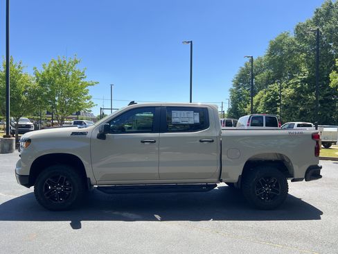 New 2026 Chevrolet Silverado 1500 Custom Trail Boss w/ LPO, Dark Essentials Package AWD/4WD image 6