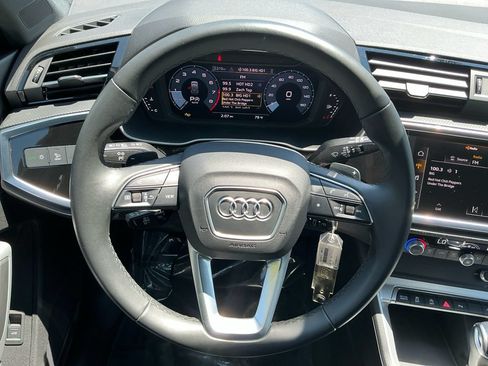 Used 2025 Audi Q3 2.0T Premium AWD/4WD image 19