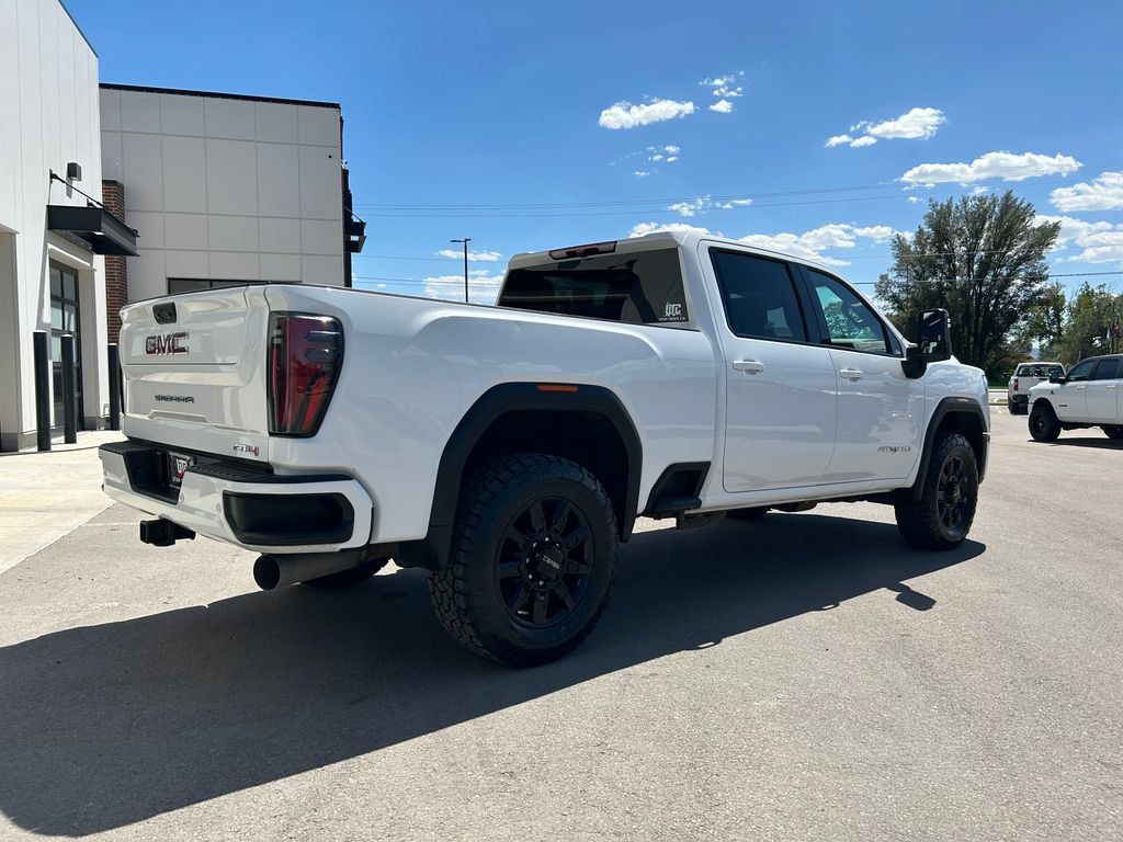 Used 2025 GMC Sierra 2500 AT4 AWD/4WD image 11