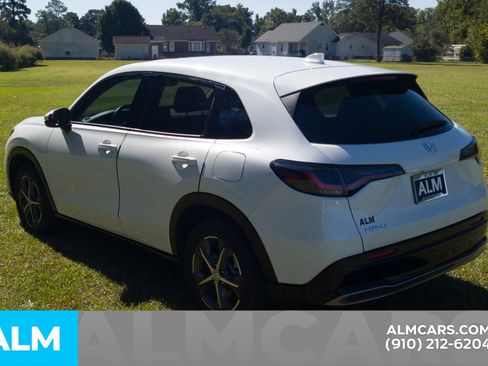 Used 2023 Honda HR-V EX-L image 10