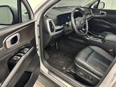 Used 2025 Kia Sorento SX FWD image 13
