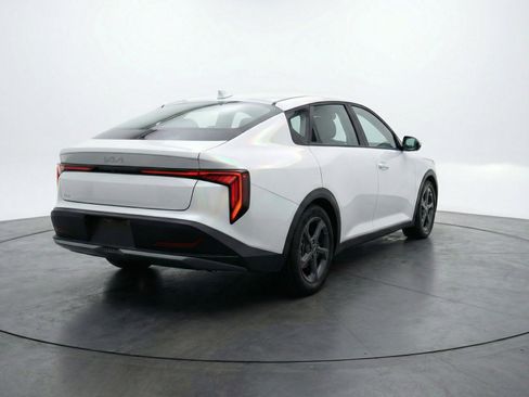 Used 2025 Kia K4 FWD image 9