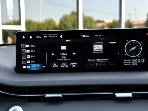 Used 2025 Genesis GV70 2.5T image 16