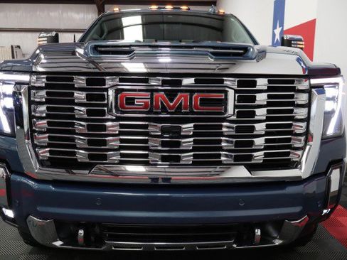 Used 2024 GMC Sierra 2500 Denali w/ Denali Reserve Package AWD/4WD image 21