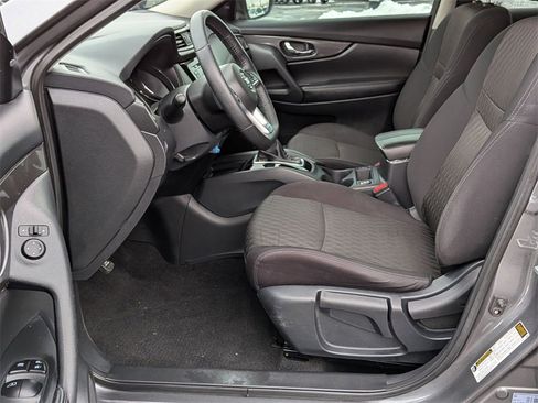 Used 2020 Nissan Rogue S w/ Special Edition Package image 11