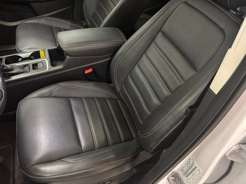 Used 2019 Ford Escape SEL AWD/4WD image 22